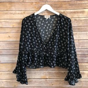We My People Black White Floral Ruffle Cropped Blouse Size Medium NWOT